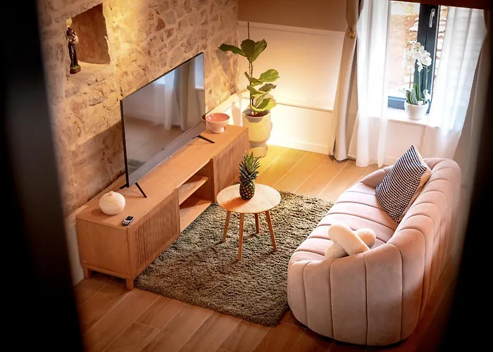 Marchelina House